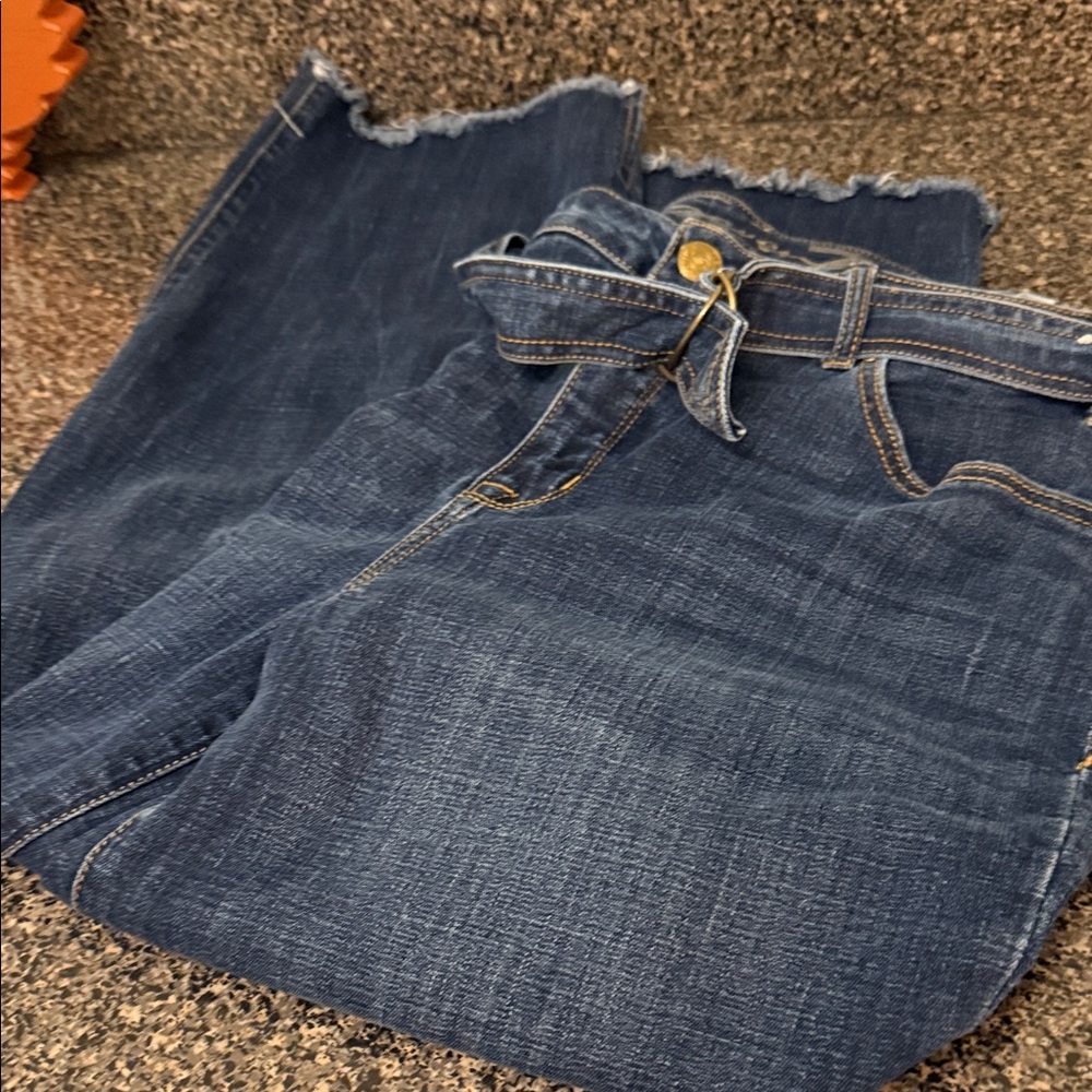 Like new wide leg belted cropped Women's Blue Denim Jeans